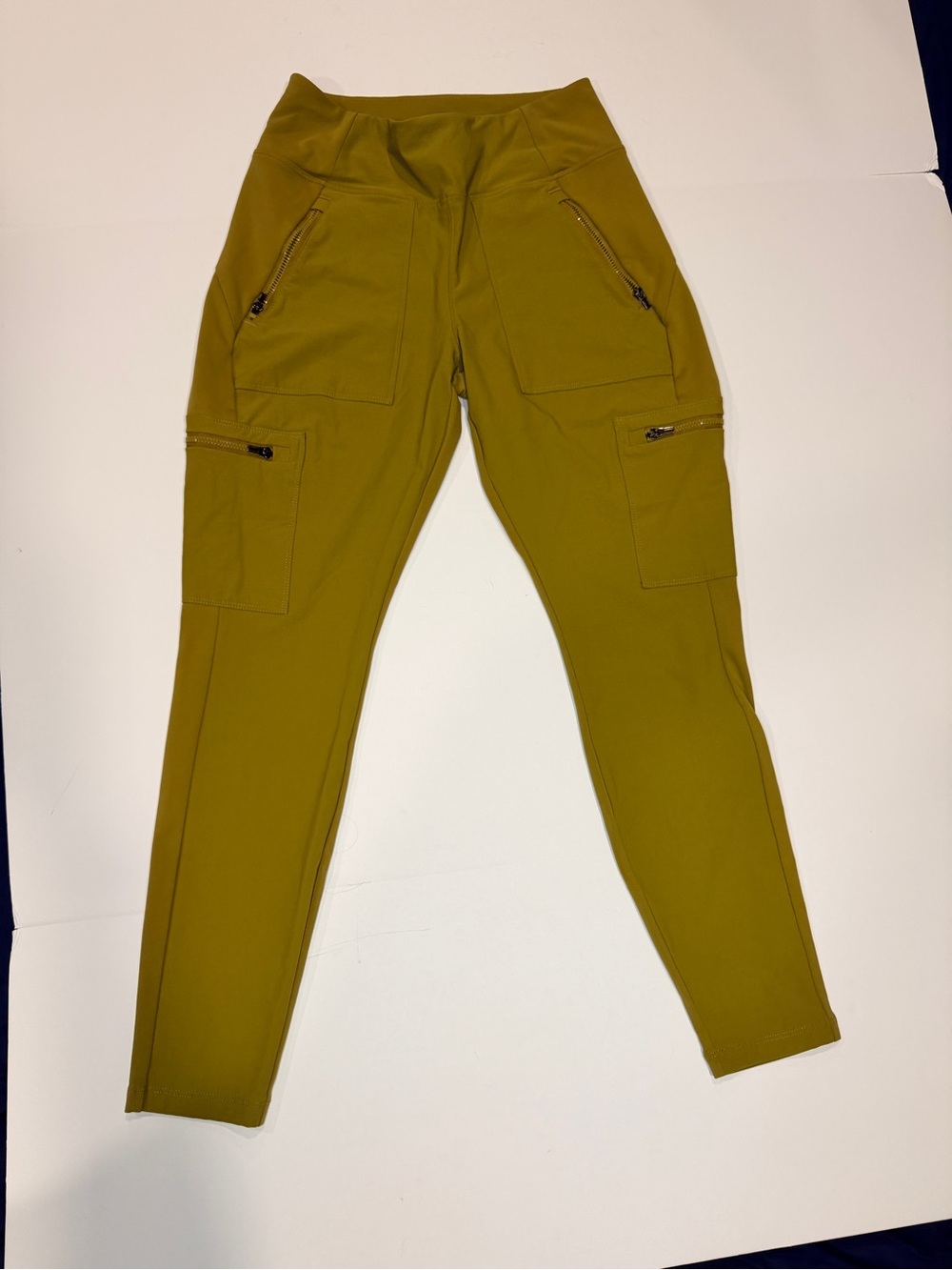 Athleta Olive Green Cargo Sweatpants with Zip Pockets (0010)